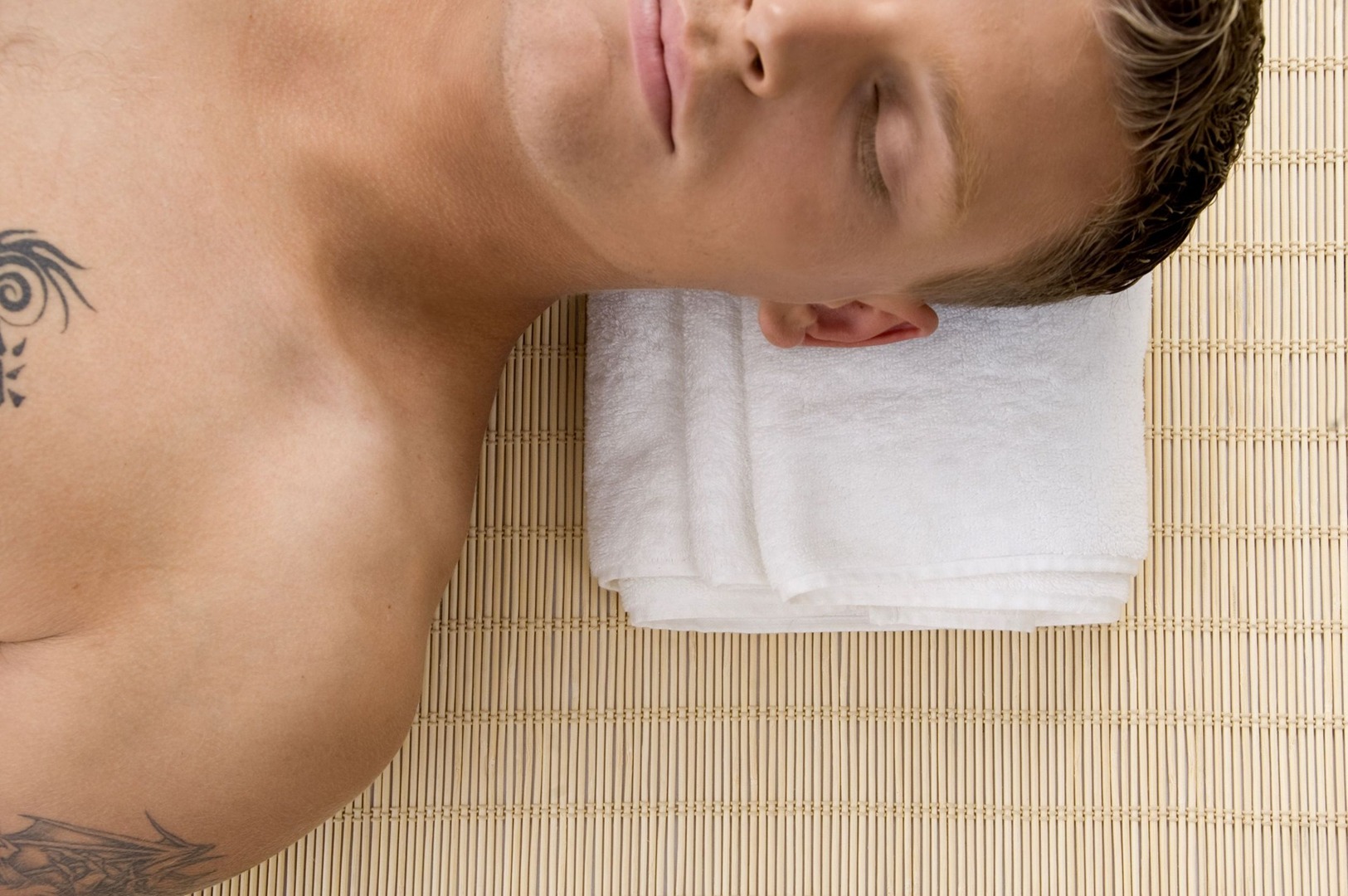 Professional hot stone massage for men at MBody Studio